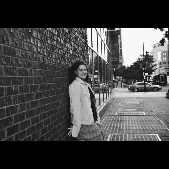 Meet your Posher, Megan - Picture 1 of 1